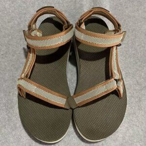 (Like New) Teva Women's Flatform Universal Mesh Print (worn once)